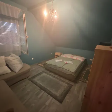 Gabe'S Nest Apartment Urom Exterior photo