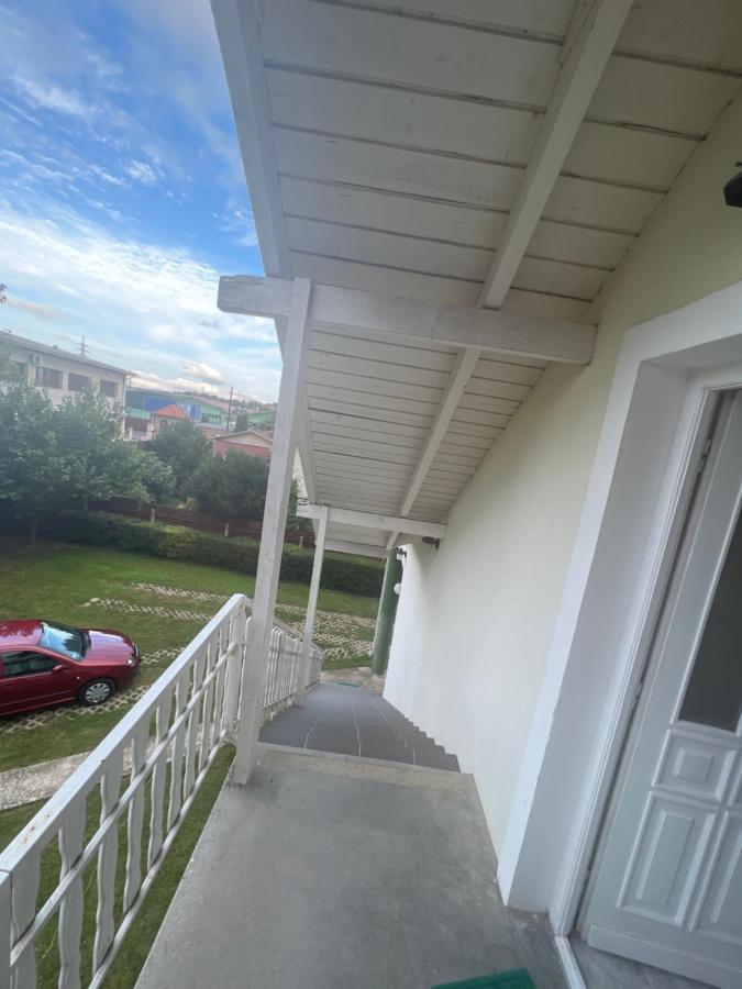 Gabe's Nest Apartman Urom